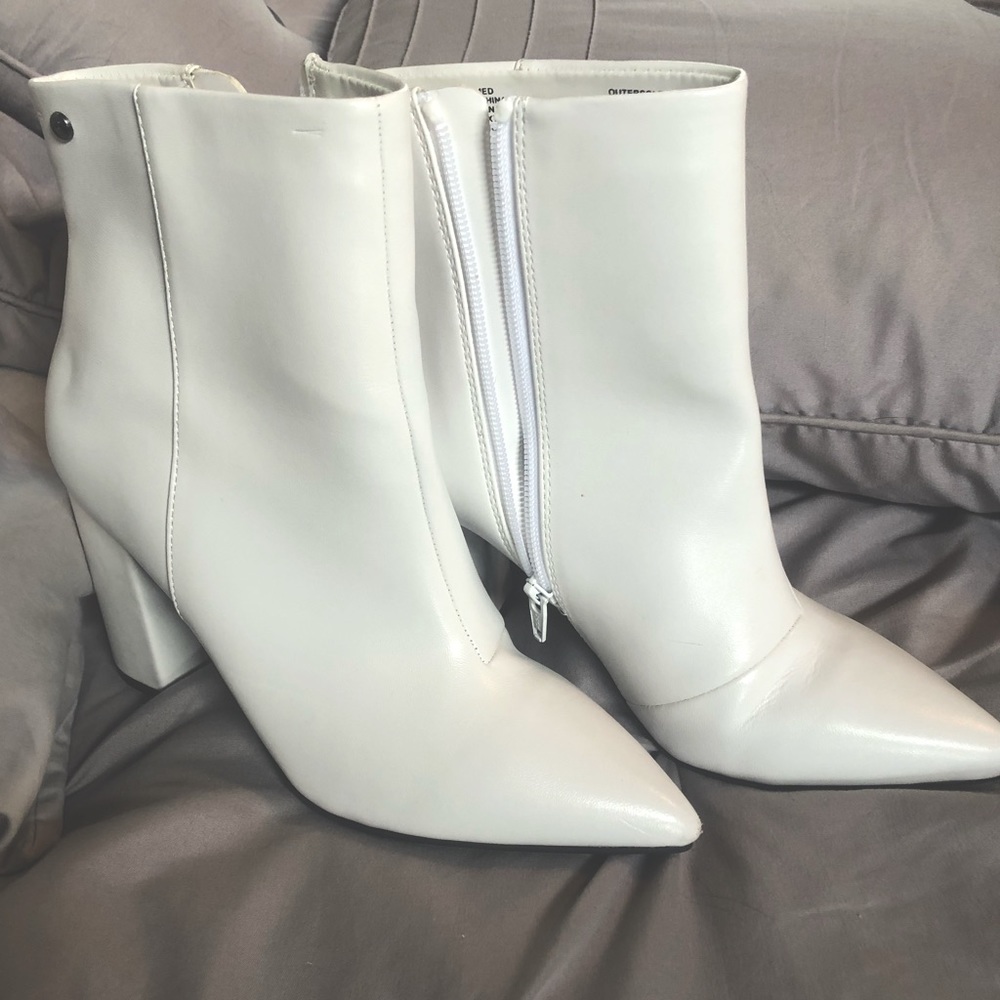 Simply Vera White Booties
